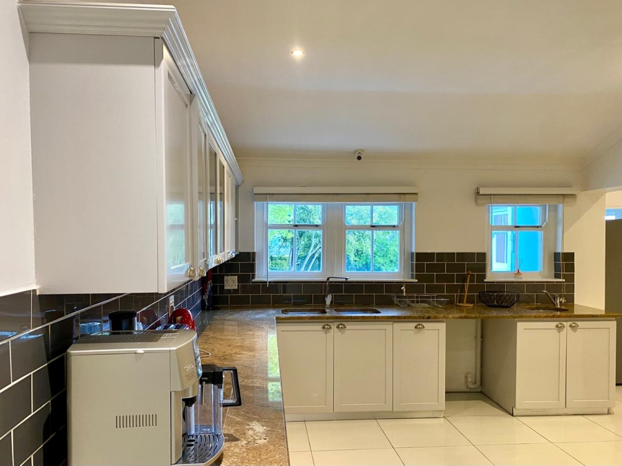 5 Bedroom Property for Sale in Constantia Western Cape